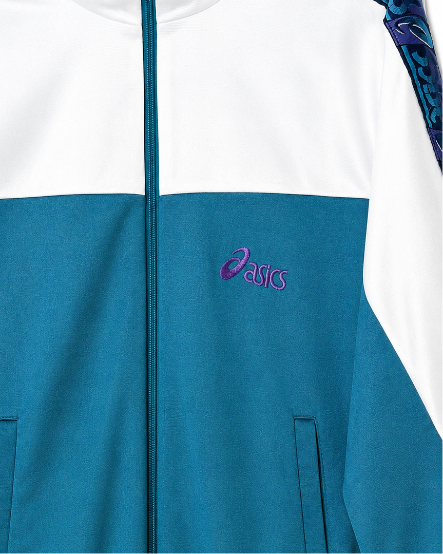 Vintage ASICS Trainingsjacke Türkis Weiß Lila – Detail Vorderseite und Logo